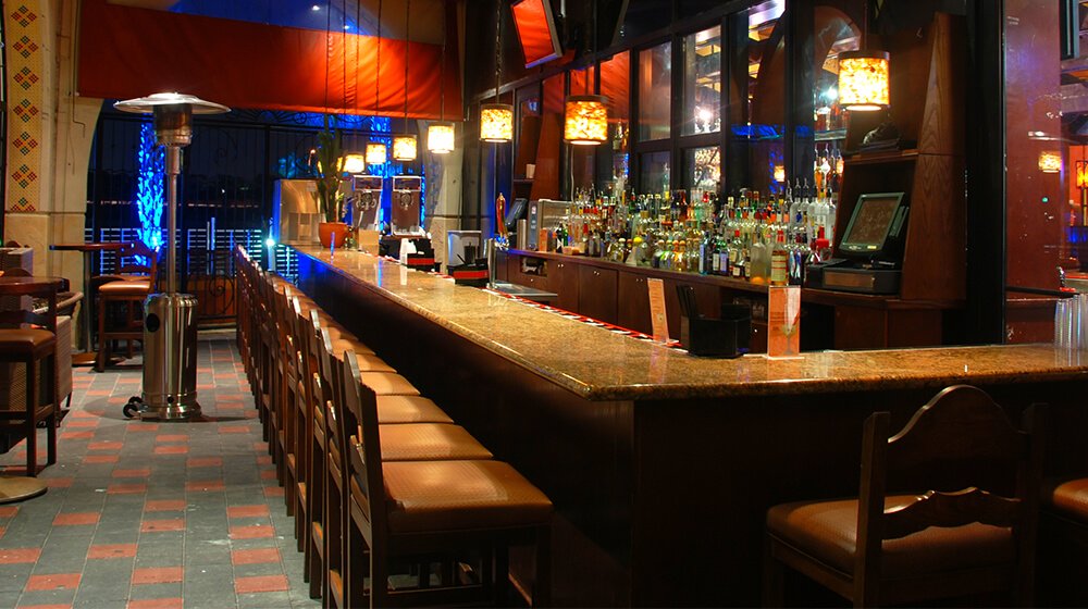 Thu hút khách tới bar